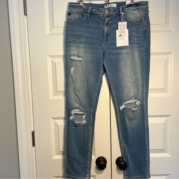 NEW Kancan Stone Wash Distressed Denim Mid Rise Super Skinny Jeans Size 13/30 - Picture 1 of 11